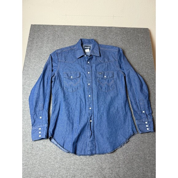 Wrangler Men’s Sz L Denim Western Pearl Snap Long Sleeve Distressed Farm Work - Picture 1 of 8